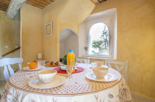 Foto 9 - Casa de 3 quartos em Châteauneuf-Grasse com piscina privada e vista para a montanha