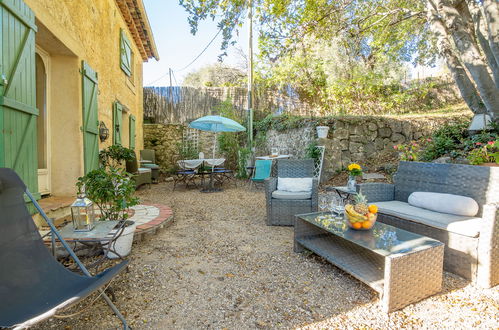 Foto 22 - Casa de 3 quartos em Châteauneuf-Grasse com piscina privada e jardim