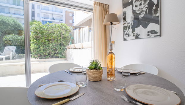 2 bedroom Apartment in Cannes with garden and terrace - Photo 3