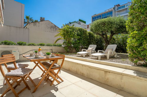 Foto 15 - Appartamento con 1 camera da letto a Cannes con giardino e terrazza