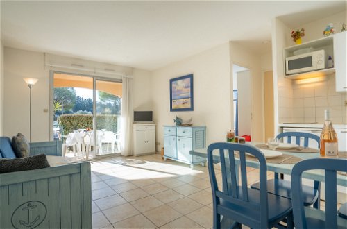 Foto 3 - Appartamento con 2 camere da letto a Fréjus con piscina e terrazza