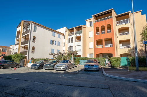 Foto 18 - Apartment mit 2 Schlafzimmern in Fréjus mit schwimmbad und terrasse