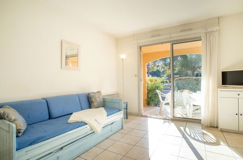 Foto 2 - Apartment mit 2 Schlafzimmern in Fréjus mit schwimmbad und terrasse