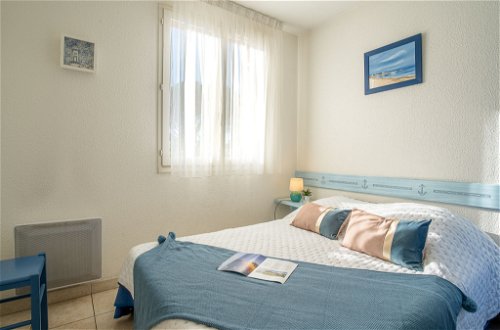 Foto 11 - Apartment mit 2 Schlafzimmern in Fréjus mit schwimmbad und terrasse