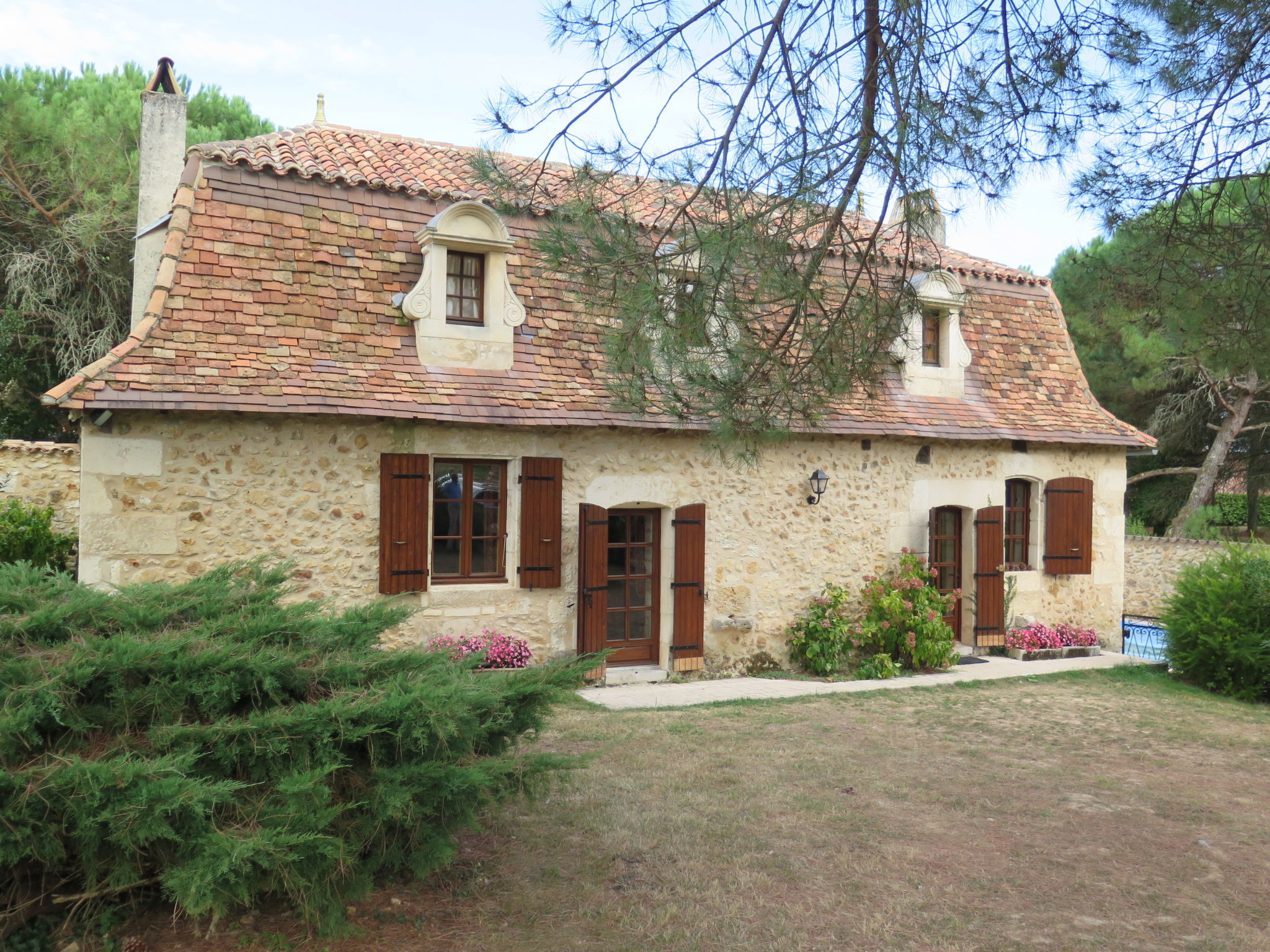 Foto 16 - Casa de 3 quartos em Saint-Jean-d'Estissac com piscina privada e jardim