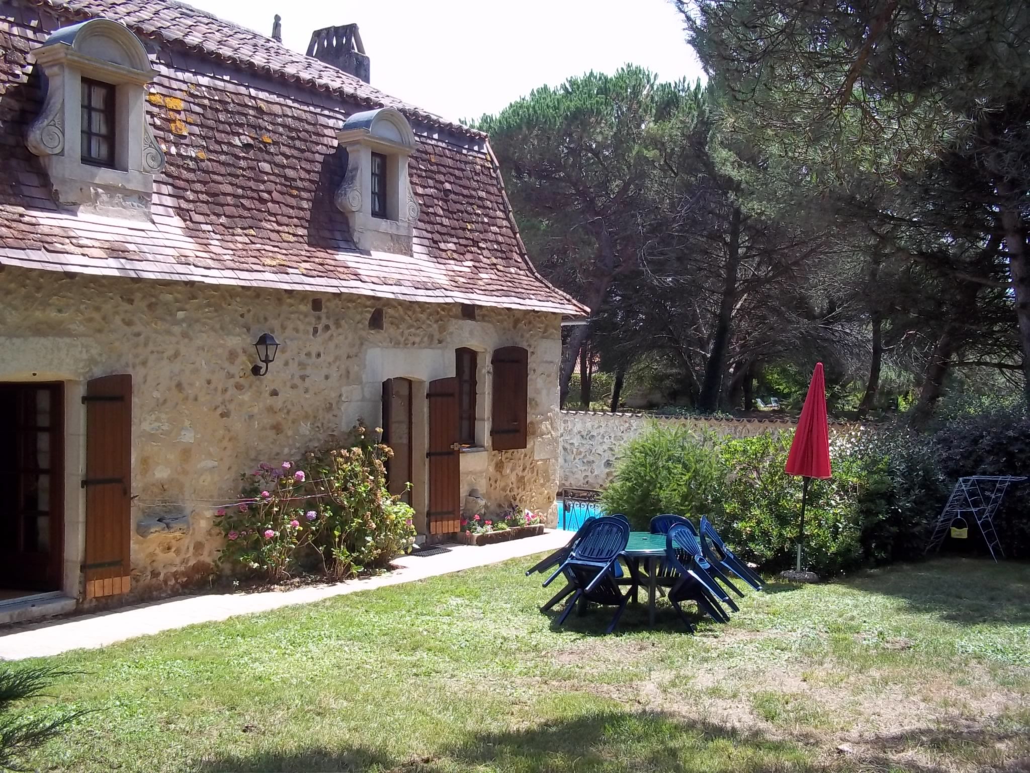 Foto 18 - Casa de 3 quartos em Saint-Jean-d'Estissac com piscina privada e jardim