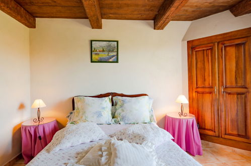 Foto 10 - Appartamento con 2 camere da letto a Bauduen con giardino e vista sulle montagne