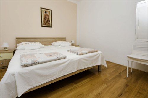 Foto 19 - Casa con 2 camere da letto a Polača con piscina privata e vista mare
