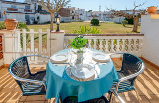 Foto 1 - Casa con 2 camere da letto a Castelló d'Empúries con piscina e giardino