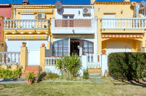 Photo 18 - 2 bedroom House in Castelló d'Empúries with swimming pool and garden