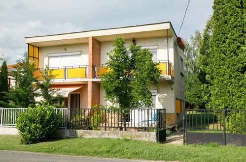 Foto 1 - Casa con 2 camere da letto a Balatonszárszó con giardino e terrazza