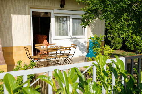 Photo 13 - 2 bedroom House in Balatonszárszó with garden and terrace