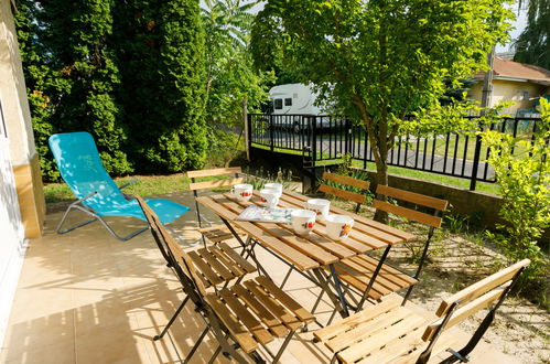 Foto 2 - Casa de 2 quartos em Balatonszárszó com jardim e terraço