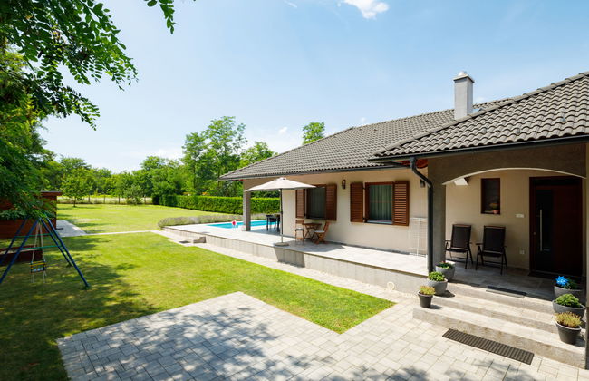 Casa de 3 quartos em Balatonszemes com piscina privada e jardim - Foto 40