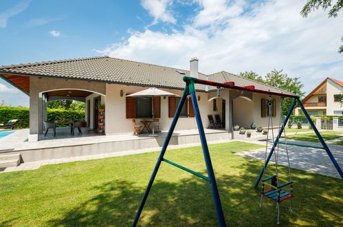 Foto 34 - Casa de 3 habitaciones en Balatonszemes con piscina privada y jardín