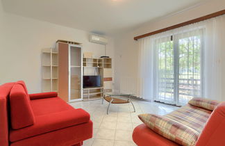 Foto 2 - Apartamento de 1 habitación en Umag con jardín y vistas al mar