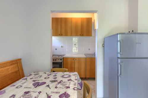 Foto 8 - Appartamento con 1 camera da letto a Umag con giardino e vista mare