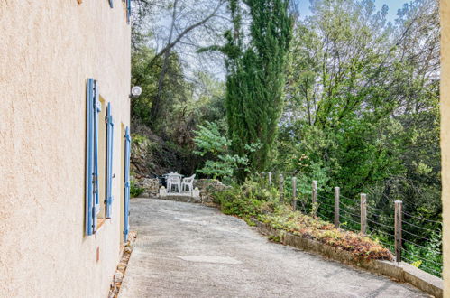 Foto 19 - Casa de 2 quartos em Châteaudouble com piscina privada e jardim
