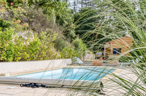 Foto 28 - Casa con 2 camere da letto a Châteaudouble con piscina privata e giardino
