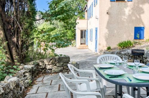 Foto 6 - Casa de 2 quartos em Châteaudouble com piscina privada e jardim