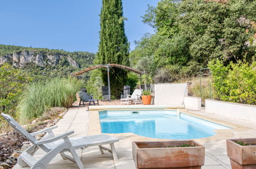 Foto 7 - Casa con 2 camere da letto a Châteaudouble con piscina privata e giardino