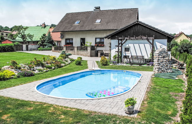 2 bedroom Apartment in Vrchlabí with private pool and garden - Foto 1