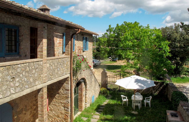 Apartamento de 3 quartos em Monteriggioni com piscina e jardim - Foto 1