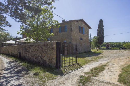 Foto 16 - Apartamento de 2 habitaciones en Monteriggioni con piscina y jardín