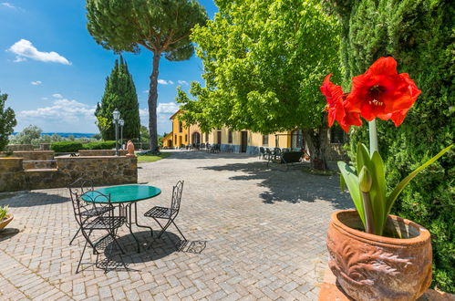 Foto 38 - Appartamento con 2 camere da letto a Capraia e Limite con piscina e giardino