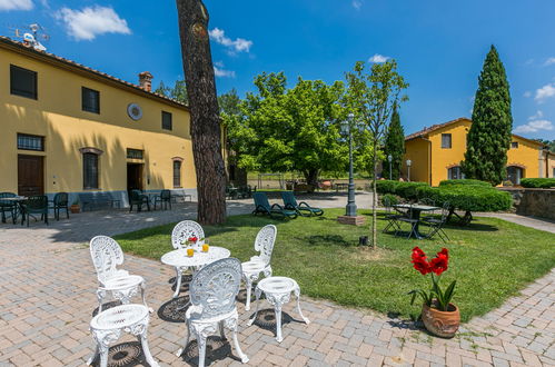 Photo 52 - Appartement de 2 chambres à Capraia e Limite avec piscine et jardin