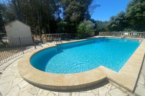 Photo 11 - Maison de 2 chambres à Grans avec piscine et jardin