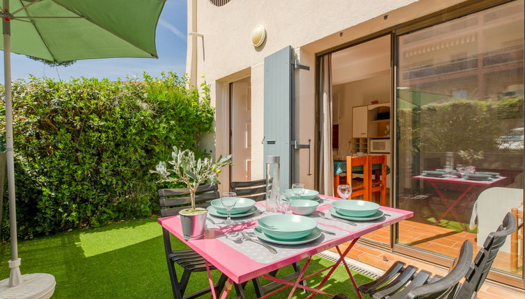 Photo 1 - Apartment in Sainte-Maxime with swimming pool and garden