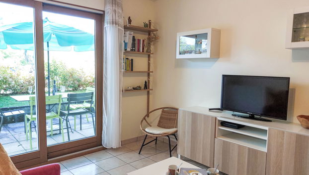 2 bedroom Apartment in Saint-Gervais-les-Bains with garden and terrace - Photo 2