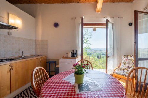 Foto 7 - Casa de 2 habitaciones en Azzano d'Asti con piscina y jardín