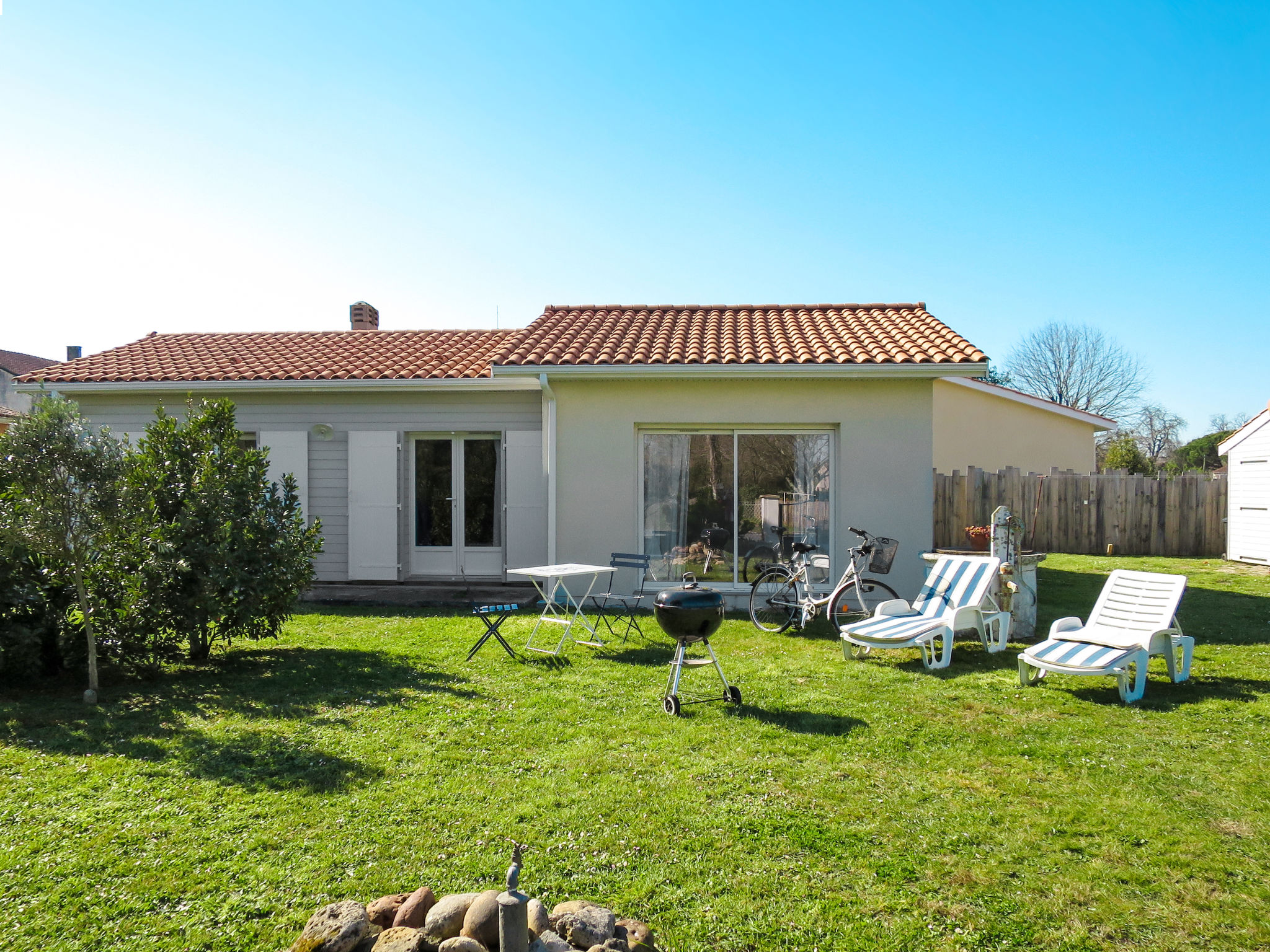 Photo 20 - 2 bedroom House in Saint-Vivien-de-Médoc with private pool and garden