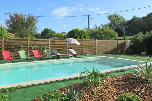 Photo 24 - 2 bedroom House in Saint-Vivien-de-Médoc with private pool and garden