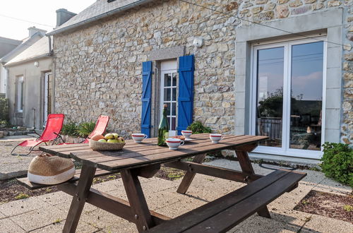 Photo 18 - 2 bedroom House in Camaret-sur-Mer with garden and terrace