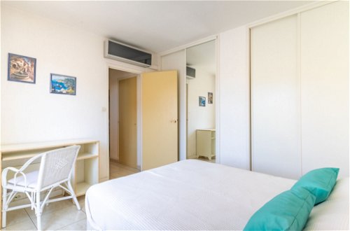 Foto 11 - Apartamento de 2 quartos em Le Lavandou com vistas do mar