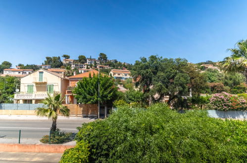 Photo 15 - Appartement de 2 chambres à Le Lavandou avec vues à la mer