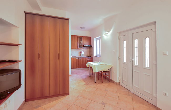 Casa de 4 quartos em Dobrinj com terraço - Foto 9