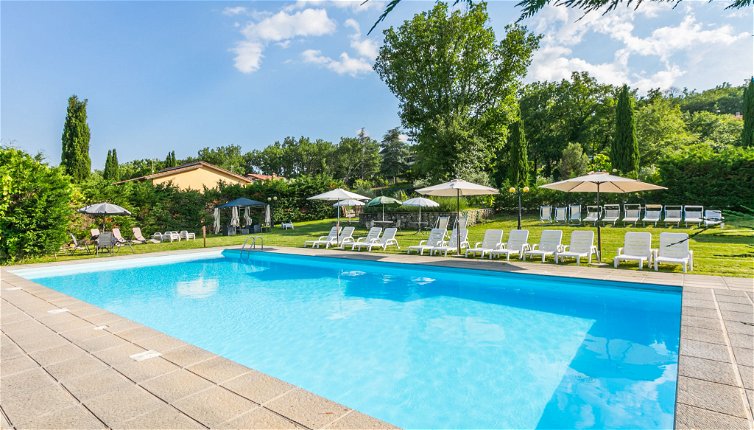 Foto 1 - Casa de 14 habitaciones en Bucine con piscina privada y jardín
