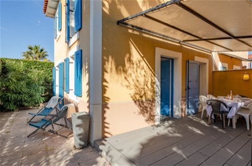 Foto 5 - Casa de 2 quartos em Fréjus com piscina e vistas do mar