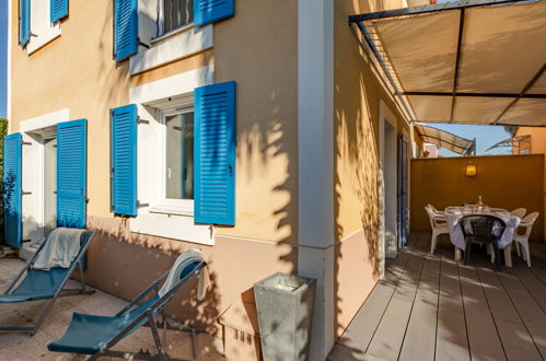 Photo 16 - Maison de 2 chambres à Fréjus avec piscine et terrasse