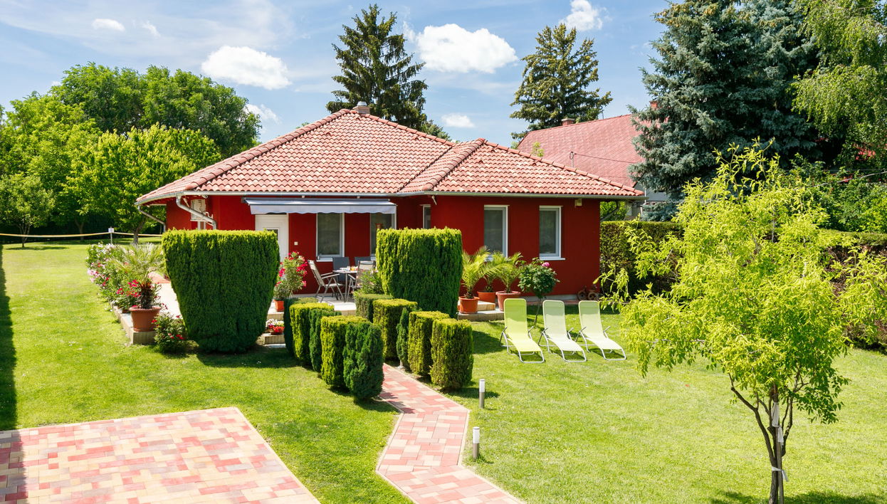 Casa de 3 quartos em Balatonszemes com jardim e terraço - Foto 1