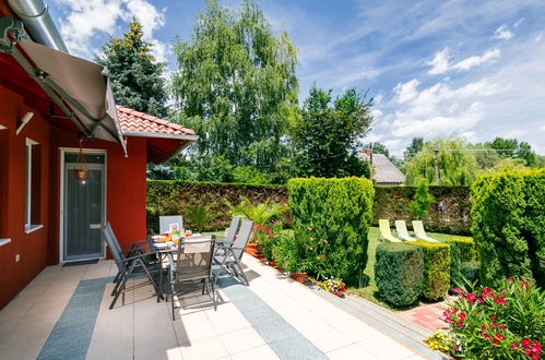 Foto 13 - Haus mit 3 Schlafzimmern in Balatonszemes mit garten und blick auf die berge