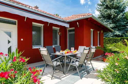 Foto 14 - Haus mit 3 Schlafzimmern in Balatonszemes mit garten und blick auf die berge