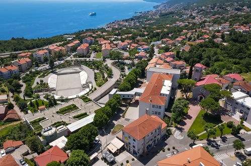 Foto 17 - Casa a Kastav con terrazza e vasca idromassaggio