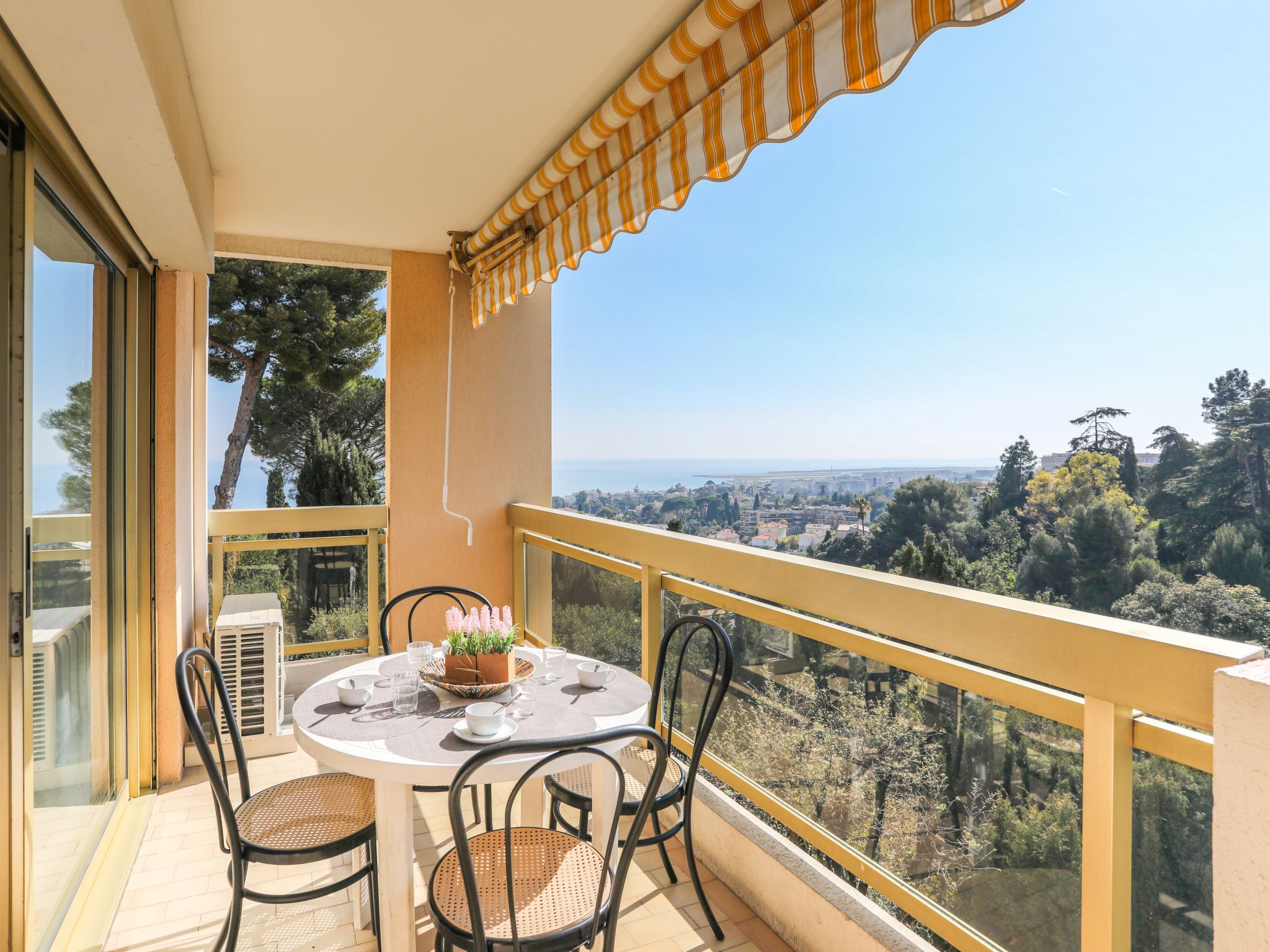 Foto 1 - Appartamento con 1 camera da letto a Nizza con piscina e vista mare