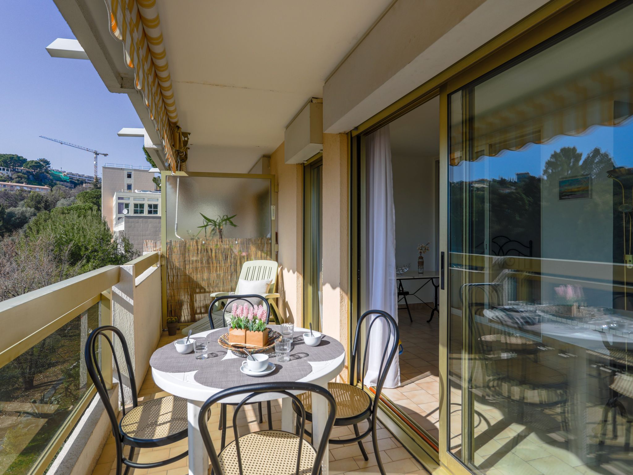 Photo 14 - 1 bedroom Apartment in Nice with swimming pool and sea view