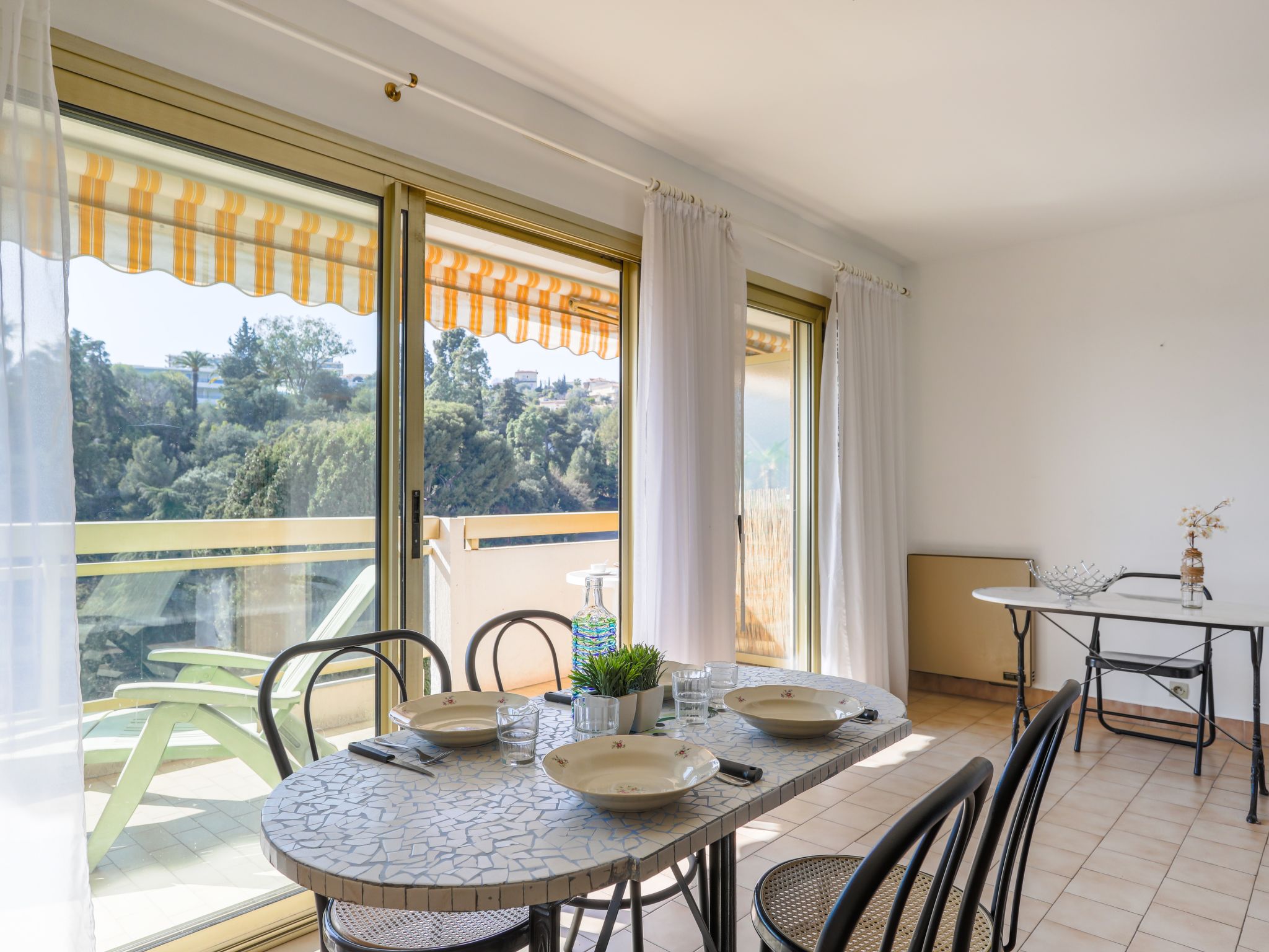 Foto 15 - Apartamento de 1 habitación en Niza con piscina y vistas al mar